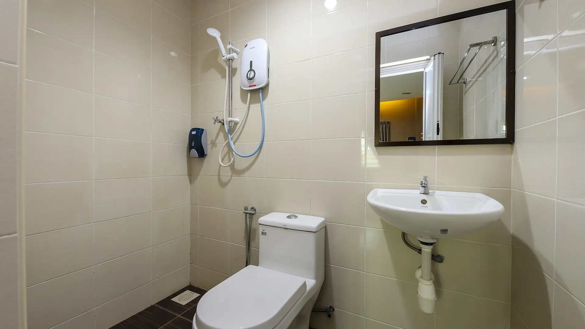Oyo 89839 Riaz Hotel Malacca