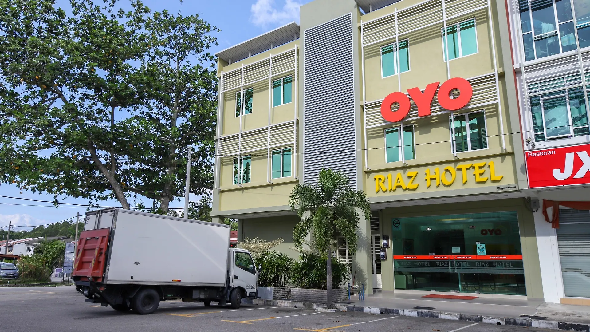Oyo 89839 Riaz Hotel Malacca